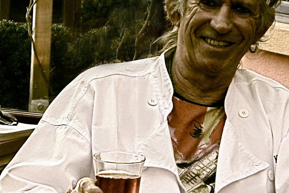 Imagem Após picar Keith Richards, mosquito é internado com zika