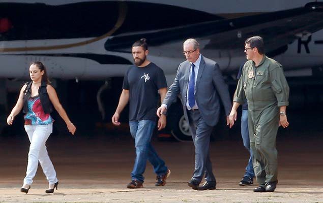 Imagem Por ora, Cunha fica com os não delatores