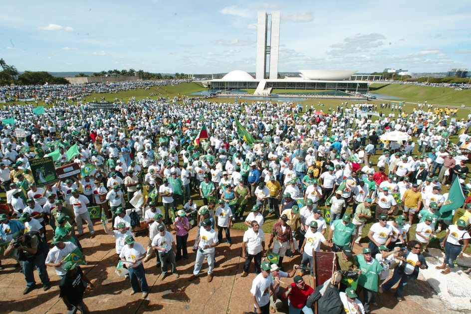 Imagem Por justiça, população pede nova greve dos juízes federais