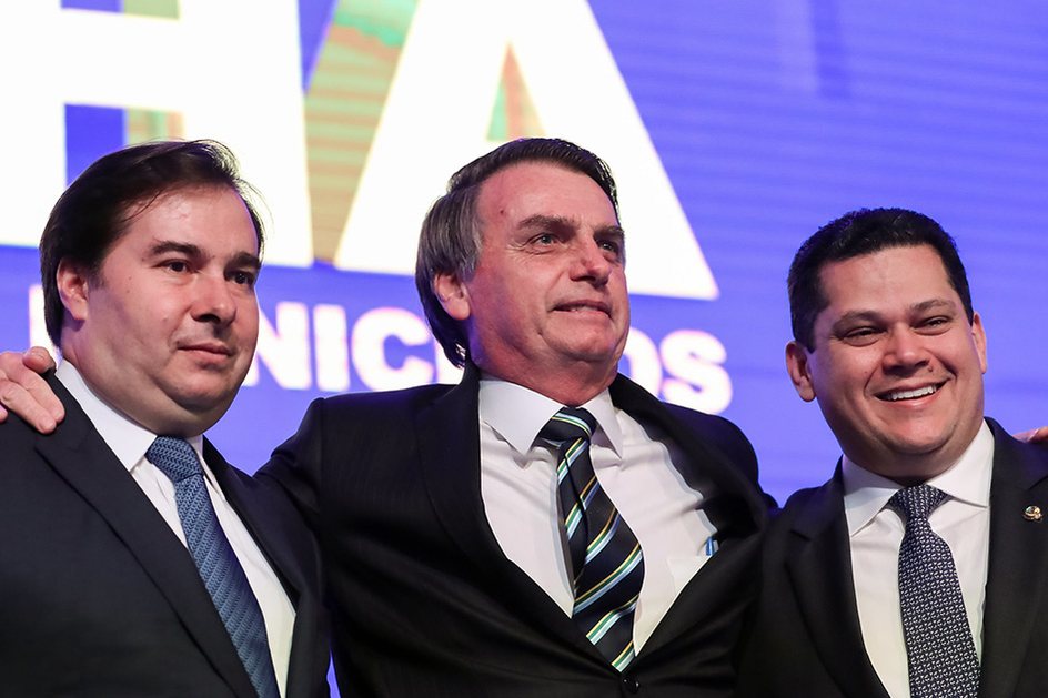 Imagem Bolsonaro vai reeditar MP da Anistia Ambiental