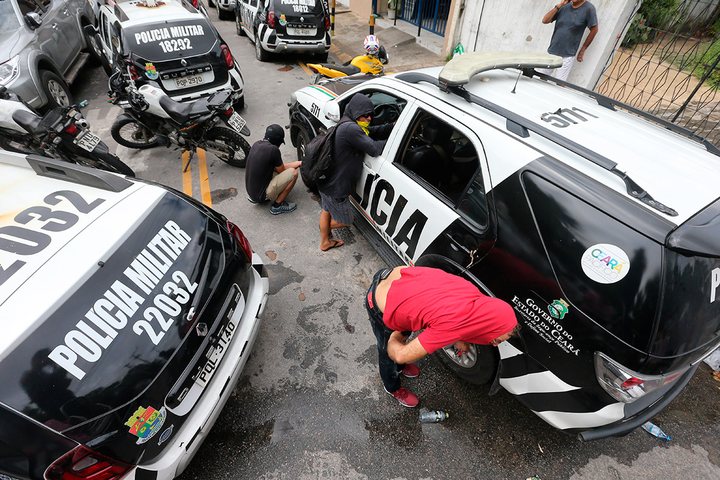 Imagem Greve, motim e chantagem pelo poder