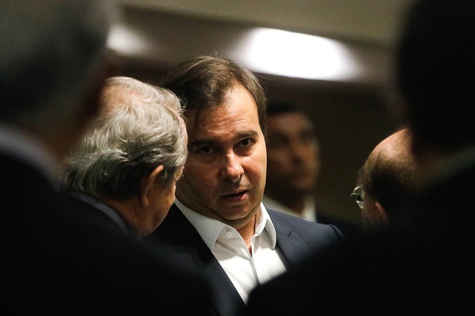 Imagem Sem impeachment à vista, CPI ganha força