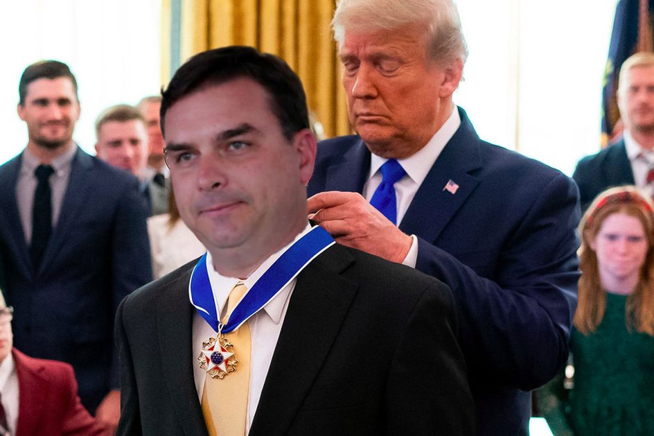 Imagem Flávio Bolsonaro faz 48 depósitos de 2 mil votos em urnas de Donald Trump