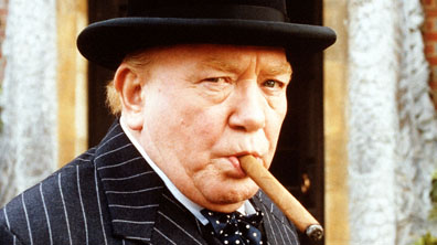 Albert Finney como Winston Churchill
